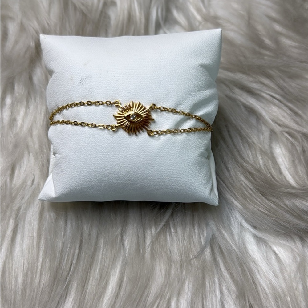 Gold Eye Charm Bracelet - Picture 3 of 4